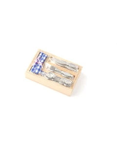D301 - Tray of Cutlery