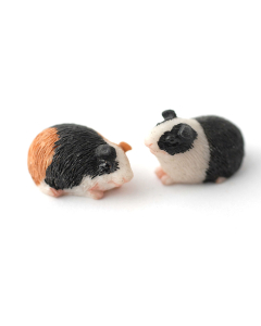 DA015 - Pair of Guinea Pigs