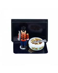 RP14565 - Nutcracker with Bowl of Nuts