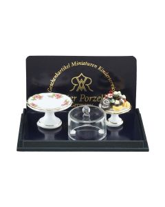 RP16646 - Cake Stand with Cakes and Dome