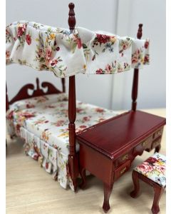 DAMAGED - Traditional Bedroom Set in Mahogany