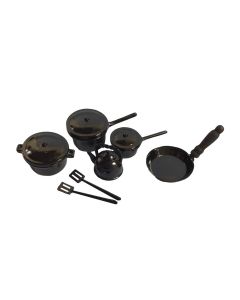 D7051 - Set of Pots, Pans and a Kettle