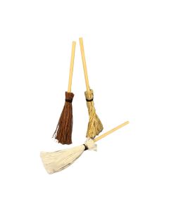 D7039 - Set of 3 brooms