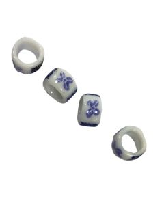 EM6798 - Blue and white china napkin rings