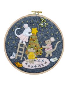 Christmas with the Mouse Family Felt Appliqué Hoop Kit (H-APPXMF1O)