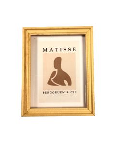 MC707 - Picture of neutral Matisse portrait 